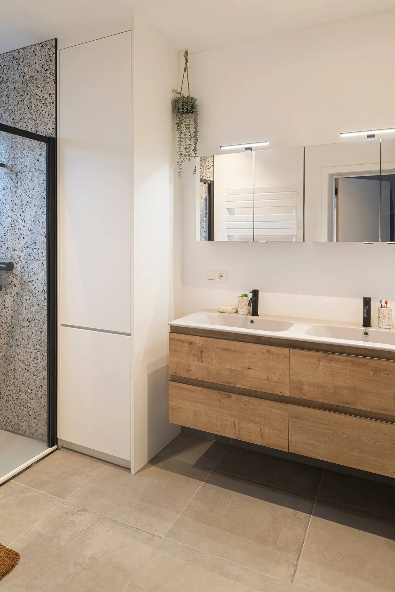 Renovatiewerken Keuken en Badkamer - badkamermeubel